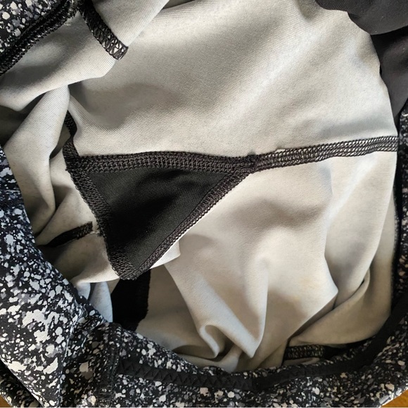 Lululemon cropped leggings EUC - Picture 9 of 9